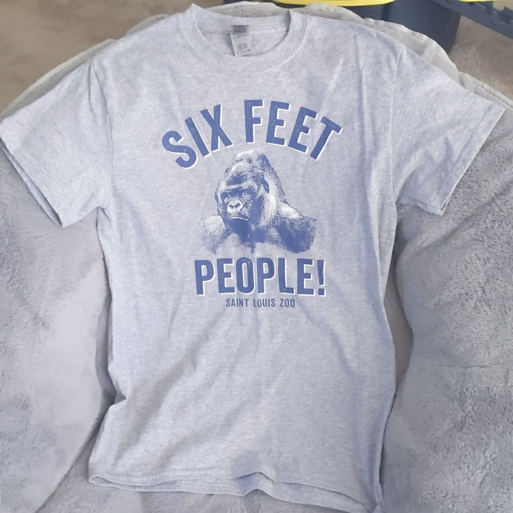 "Six feet" gorilla Tshirt from St Louis Zoo.adult size small